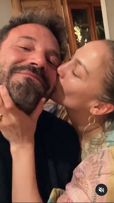 Compartió un video con imágenes en las que aparece el actor: "Feliz Día del Padre al papá más cariñoso, amoroso, afectuoso, constante y desinteresado de todos los tiempos", le escribió.