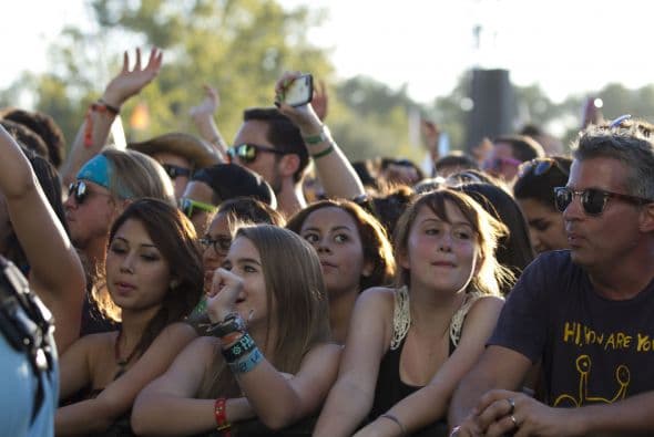 Mark Foster y los demás integrantes de la banda de indie rock Foster the People interpretaron sus mayores éxitos en el Austin City Limits este viernes.