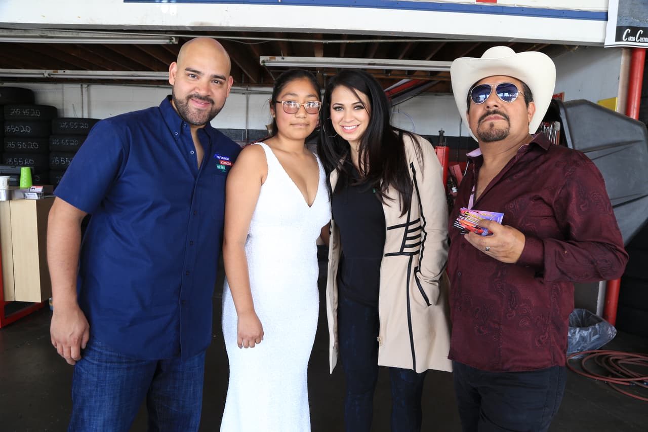 Y Citlati agradeció a
<b>El Bueno, La Mala y El Feo</b> por todas sus atenciones.