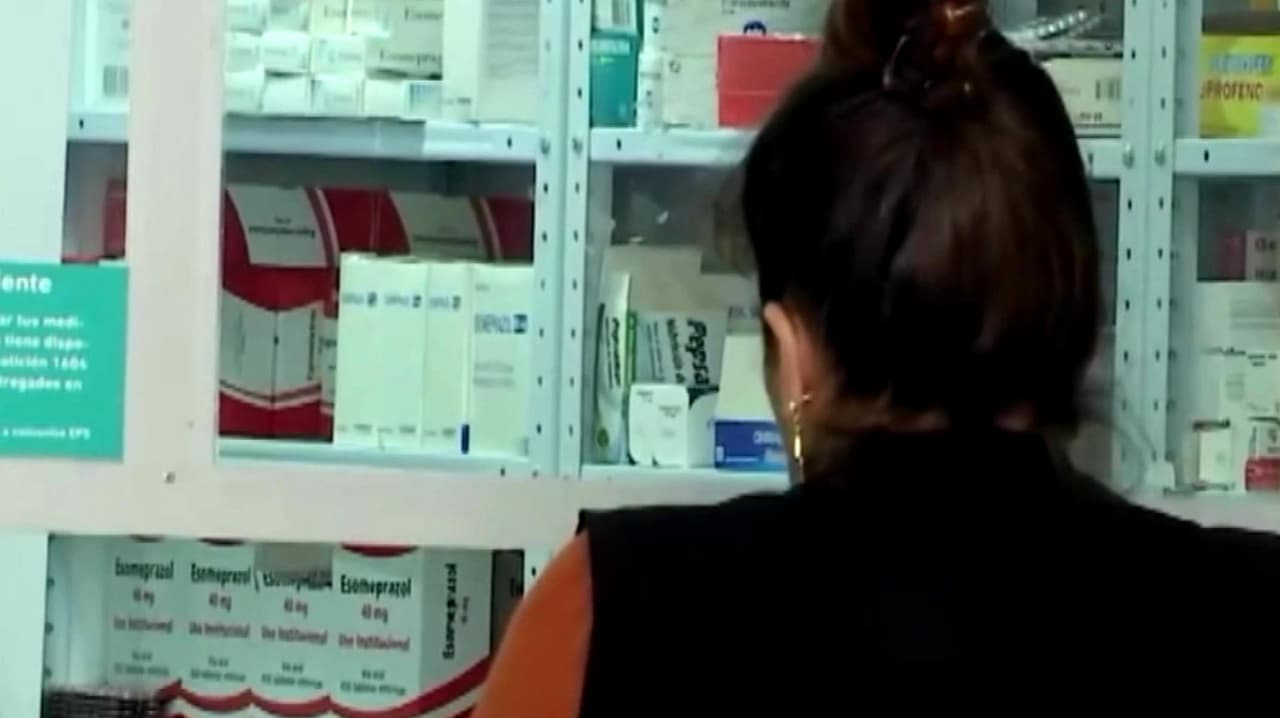 ¿Se agudiza la escasez de medicamentos en Colombia? Denuncian muertes que estarían ligadas con falta de fármacos