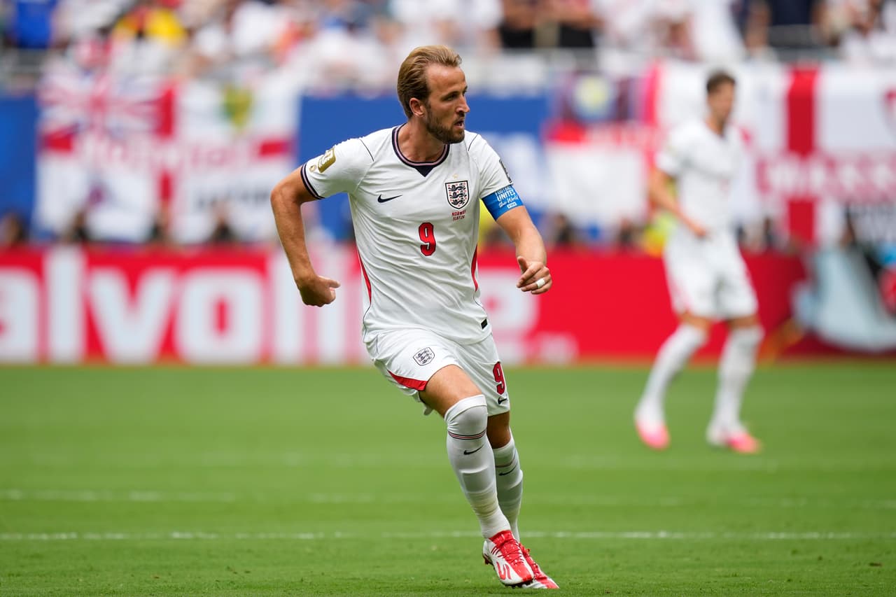 Harry Kane, de Inglaterra, corre durante el partido de cuartos de final de la Copa Mundial de Fútbol entre Noruega e Inglaterra en Miami Gardens, Florida, el sábado 11 de julio de 2026.