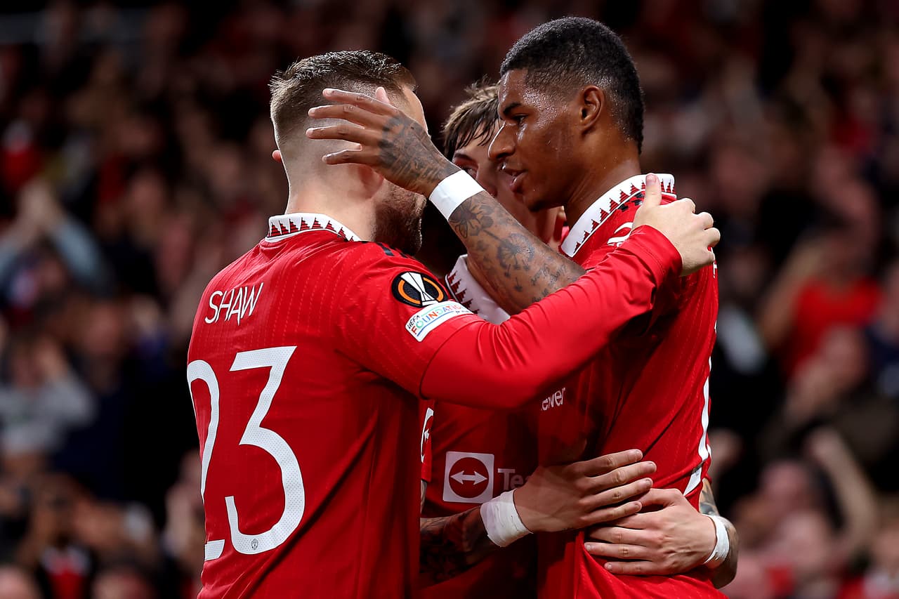 El Manchester United venció 3-0 al Sheriff, el Feyenoord cayó 1-0 con minutos de Santiago Giménez ante el Sturm y la Roma derrotó al Helsinki en la penúltima jornada de la Fase de Grupos de la UEFA Europa League.