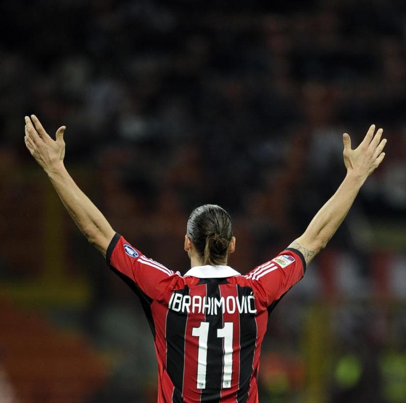 Su primera etapa con el Milan vistió la casaca '11'. Única y primera vez que usó ese número.