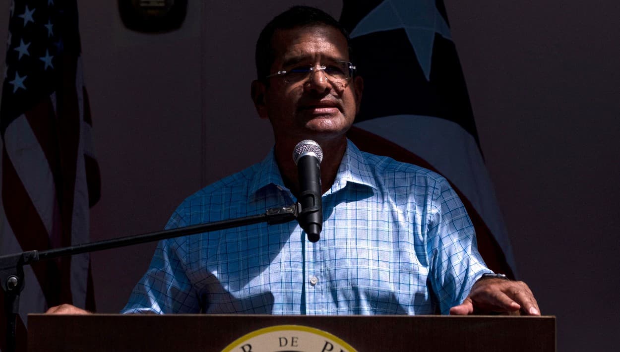 "Nadie está obligado a ser policía ni bombero": reitera el gobernador Pedro Pierluisi frente a las críticas 