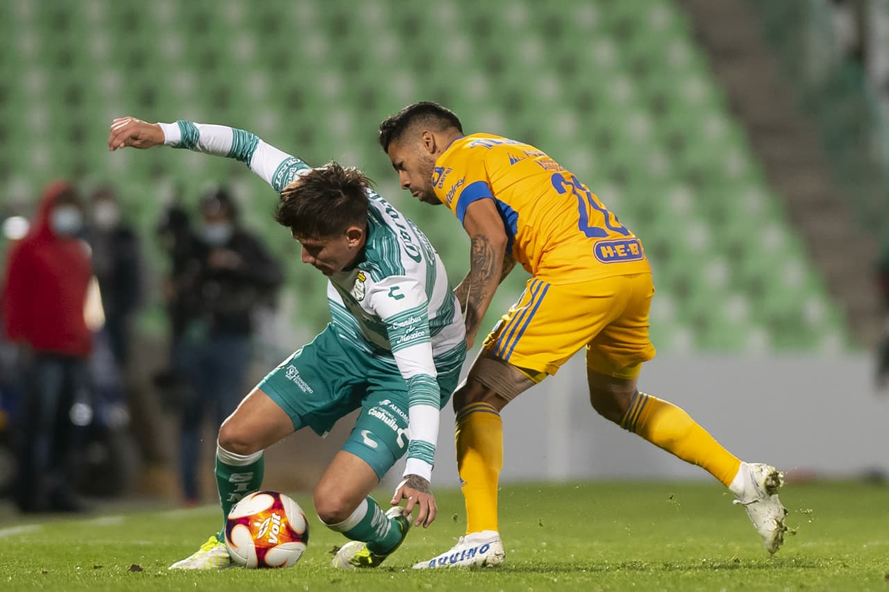 Juan Otero y Eduardo Aguirre son los encargados de la victoria a Santos 2-0 sobre los Tigres.