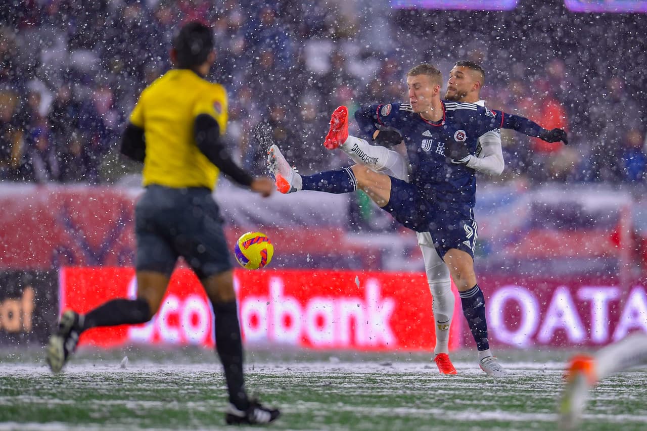 New England Revolution fue muy superior a los Pumas y se impuso gracias a un doblete de Adam Buksa y otro tanto de Sebastian Lletget.