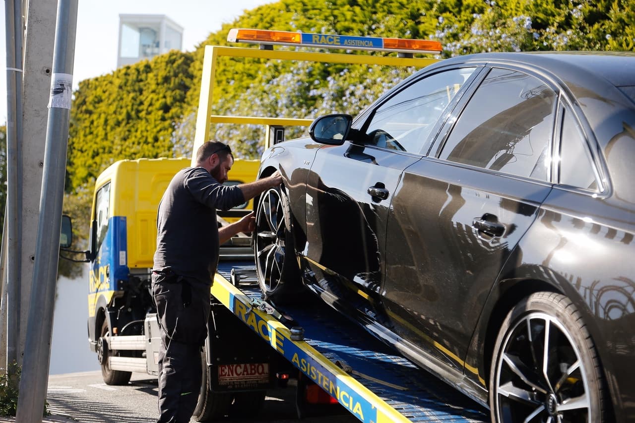 Se desconoce qué le pasó a su carro, pero al menos ya lo mandó a arreglar.
