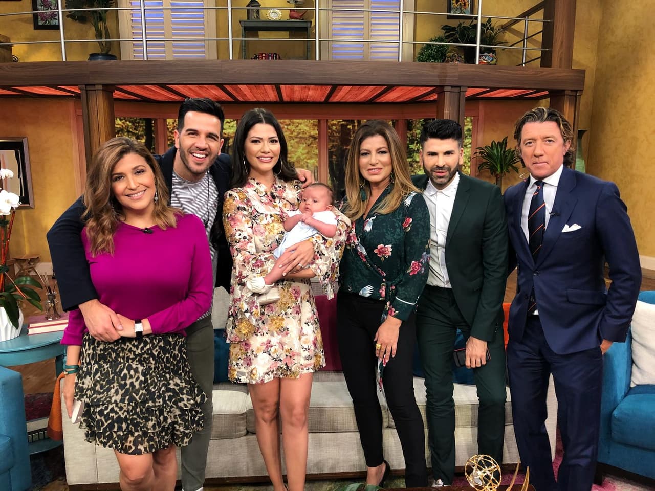 Ana se tomó fotos con todos sus compañeros para guardar un recuerdo de este día tan especial.