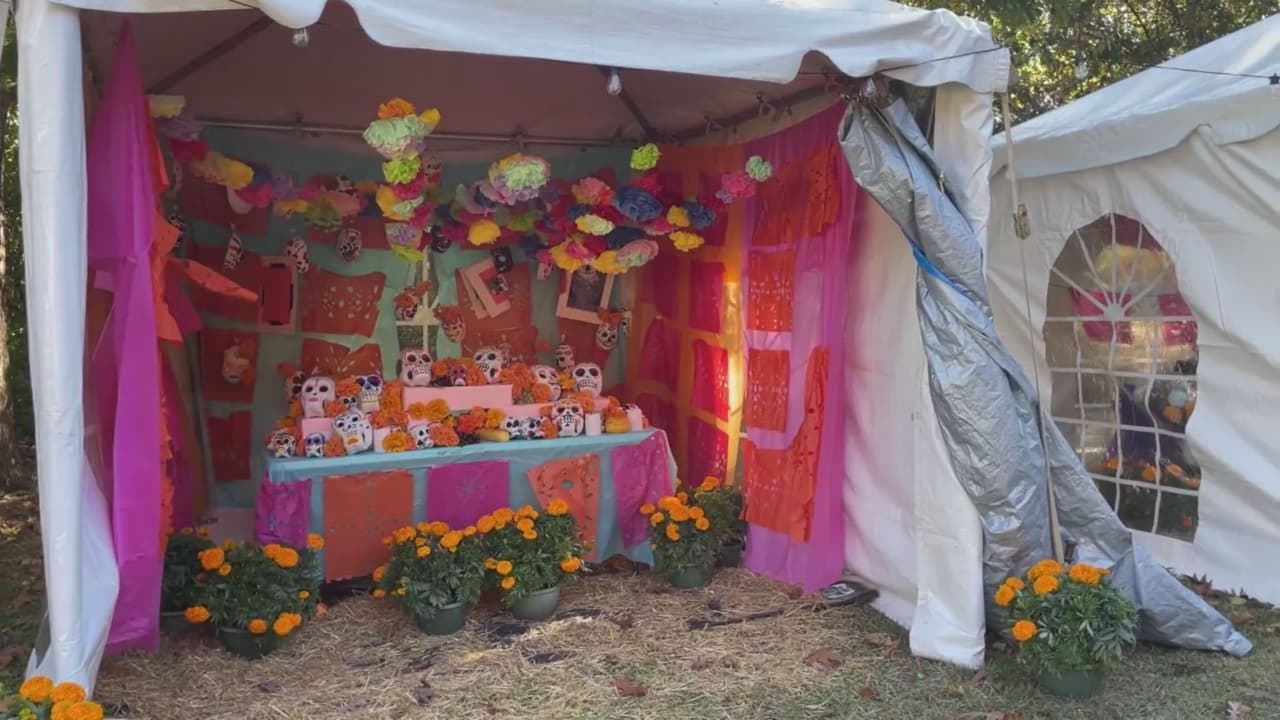 Artista local explica el significado y la importancia del Día de Muertos en Raleigh