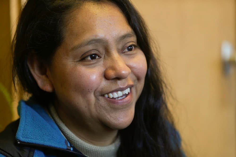 Programa piloto enseña inglés por teléfono en Nueva York 