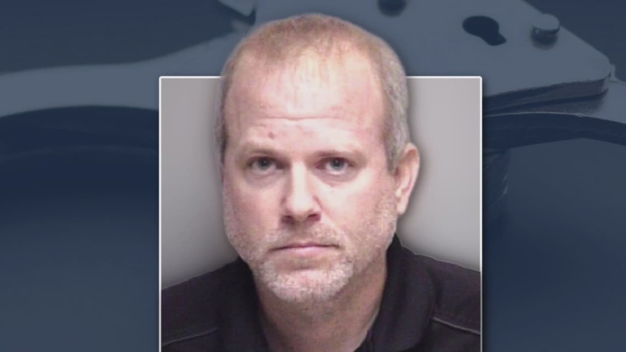 Acusan al alcalde de Hitchcock de participar en actividades delictivas organizadas