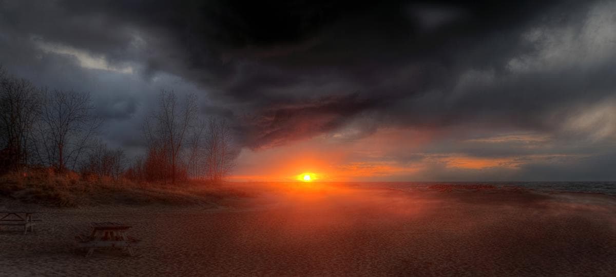 <b><a href="https://goo.gl/maps/tpDSK5crff6C71xb6" target="_blank">Erie</a></b>. Esta ciudad junto al lago en Pensilvania está llena de aventuras al aire libre. Como sugiere su nombre, la ciudad se encuentra a orillas del lago Erie, por lo que ofrece a las parejas una escapada a la playa sin tener que viajar hasta la costa. La ciudad alberga el Parque Estatal Presque Isle, que abarca 3,200 acres de tierra frente al mar y ofrece toda la diversión que conlleva unas vacaciones en la playa.