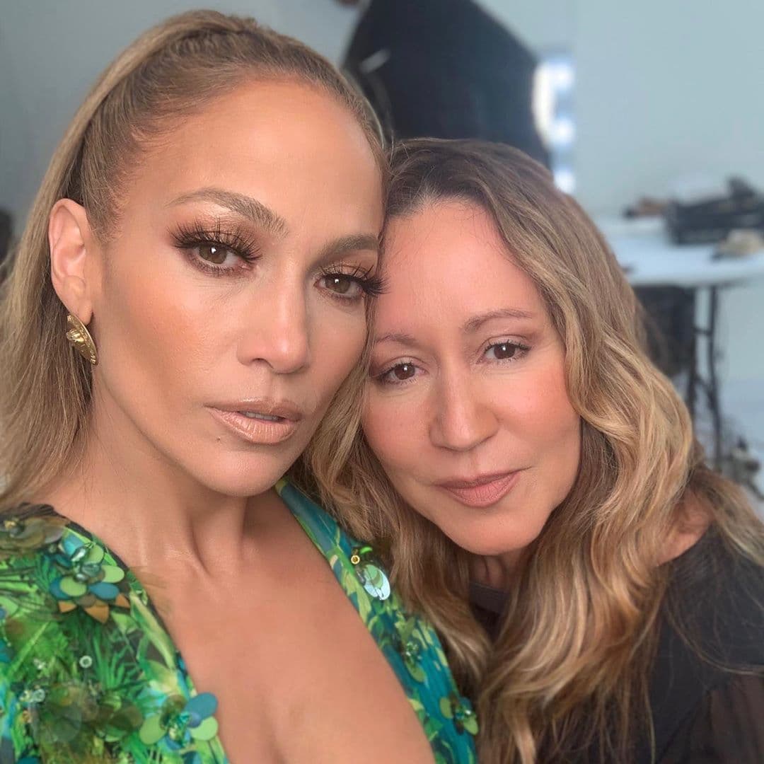 Su fotógrafa personal,
<b>Ana Carballosa</b>, es otra de las mujeres a las que admira y aprecia.