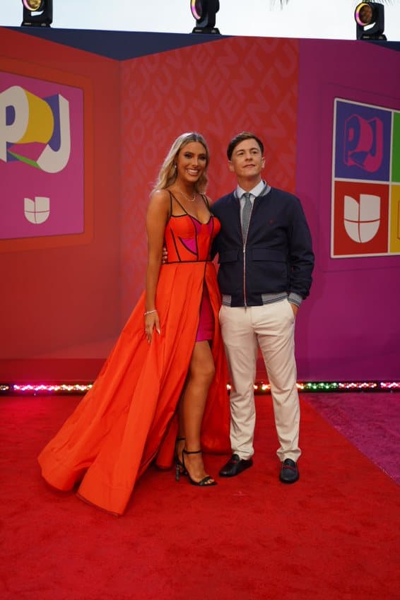 Lele Ponce y su novio Guaynaa caminaron muy románticos por la alfombra.