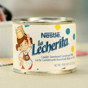 <b>La Lecherita. </b>Antes se llamaba La Lechera Chiquita y pretendía ser una porción 'menor' de leche condensada pensada para su consumo individual. Foto: cortesía de la marca Nestlé.