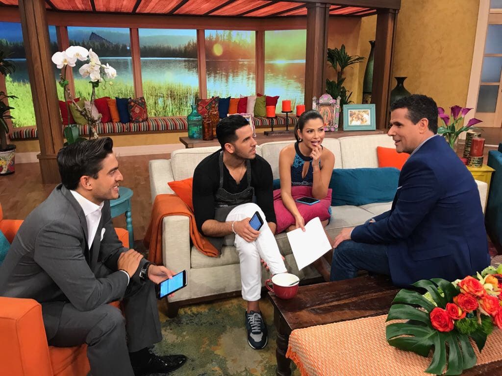 Detrás de cámaras Marco tenía muy interesado a nuestros conductores con su charla.