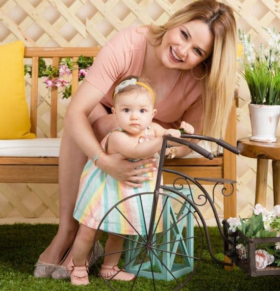 La hermosa Kamilia nació un 27 de agosto del 2015 pa las 12:15 PM. La pequeña pesó unas 8 libras con 4 onzas y midió 21 pulgadas. Gred nos ha mantenido informados de todos los procesos de su crecimiento. La princesa ya tiene 8 meses y está hermosa.