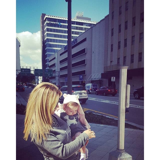 La hermosa Kamilia nació un 27 de agosto del 2015 pa las 12:15 PM. La pequeña pesó unas 8 libras con 4 onzas y midió 21 pulgadas. Gred nos ha mantenido informados de todos los procesos de su crecimiento. La princesa ya tiene 8 meses y está hermosa.