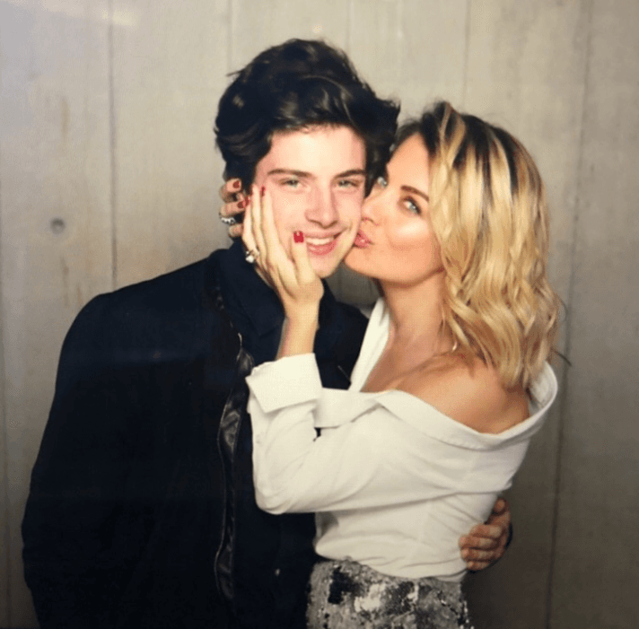 "Me siento que hace no mucho viví lo que a él le está pasando y es algo que disfruto mucho, ser una mamá joven", comentó acerca de su primogénito.
<br>