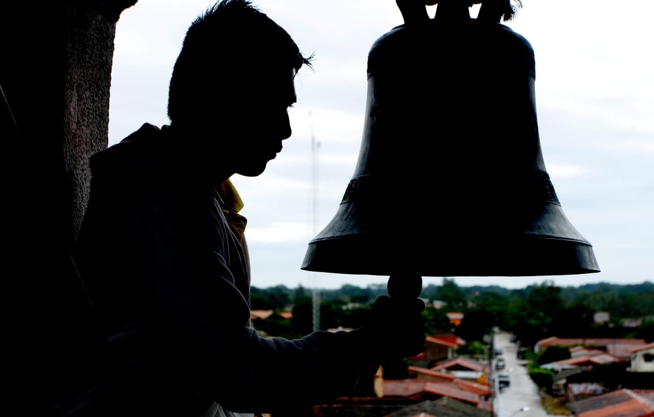 Las campanas que anuncian muertos en Bolivia
