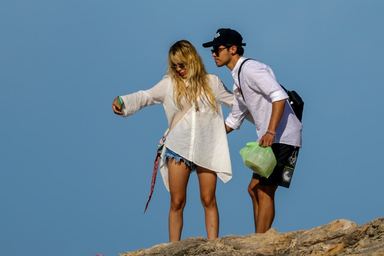 Danna Paola y su pareja Alex Hoyer