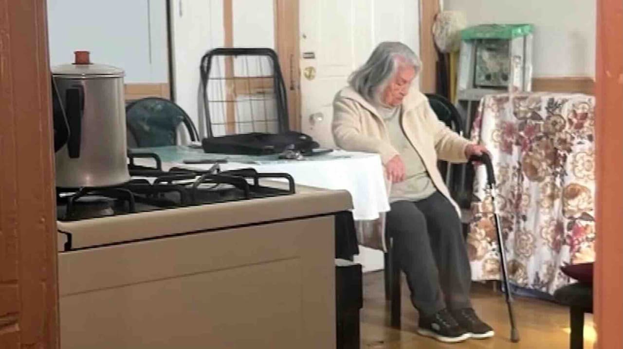 Mujer guatemalteca de 86 años no puede regresar a su país por problemas migratorios en EE. UU.