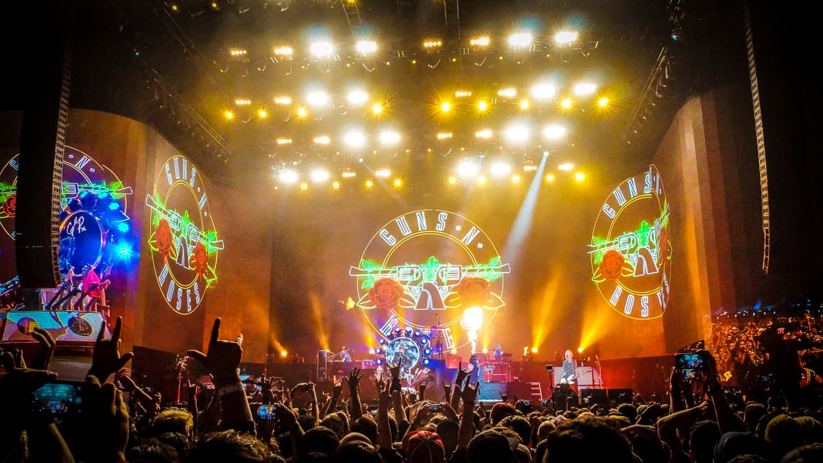 GUNS N’ ROSES le rinde tributo a Prince