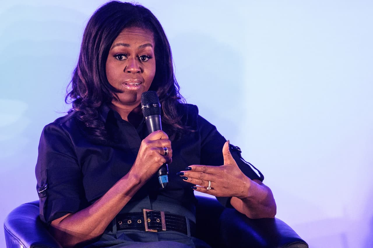 "No puedes tener todo al mismo tiempo, esa mierda no funciona": con una grosería Michelle Obama se muestra aliada de las mujeres reales 
