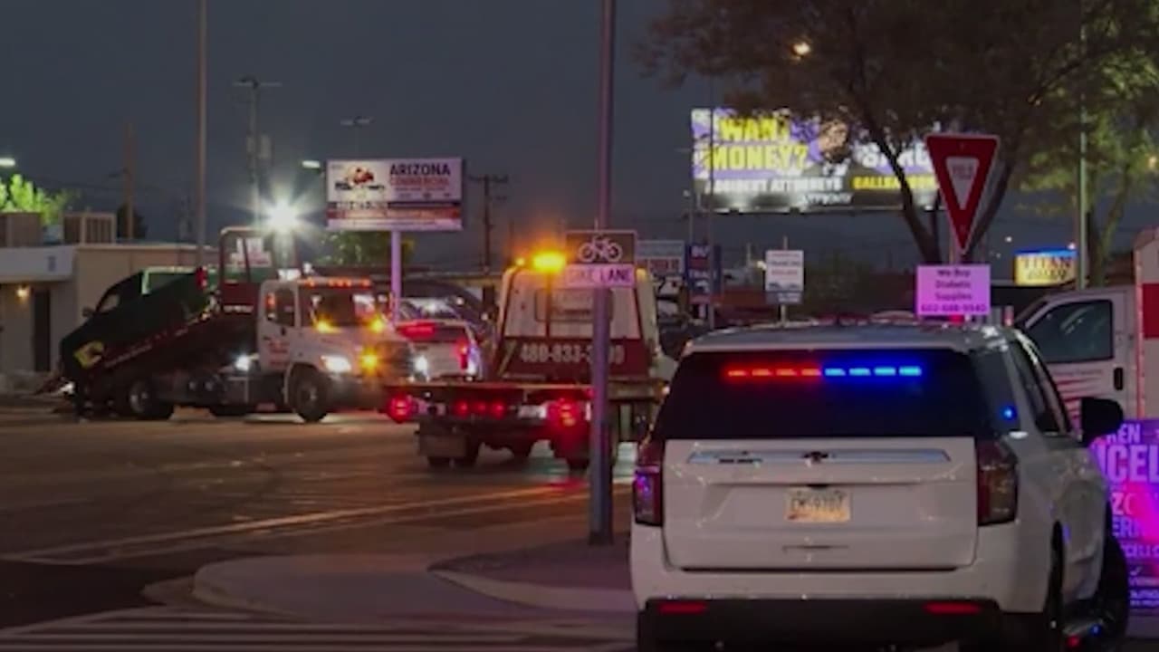 Conductor en sentido contrario deja gravemente heridas a madre e hija en Phoenix