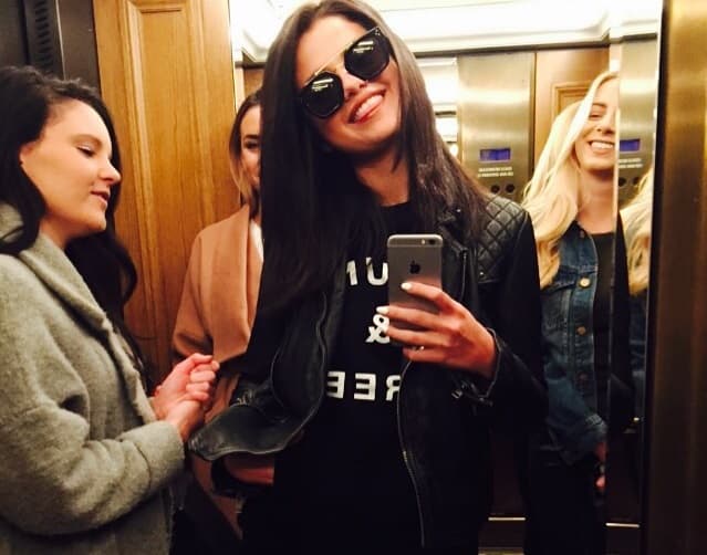 Estos días, luego de su cumpleaños, Selenita ha andado muy feliz, parece que el mal de amores quedó en el pasado.