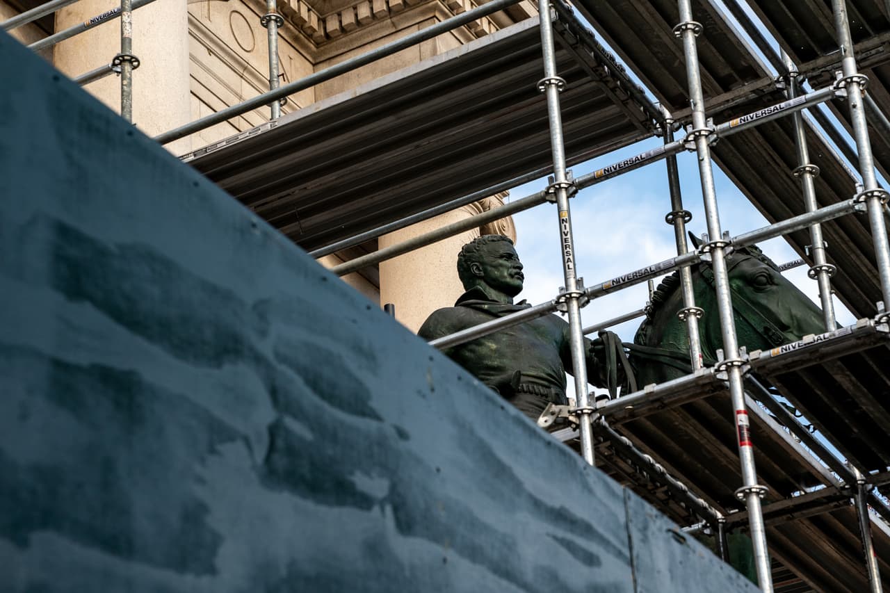 "Puedes derribar todos los monumentos del mundo, pero eso no cambia necesariamente lo que ocurrió. Aún estamos obligados a aprender ese pasado" dijo el profesor de Yale David Blight a BBC Mundo en entrevista.