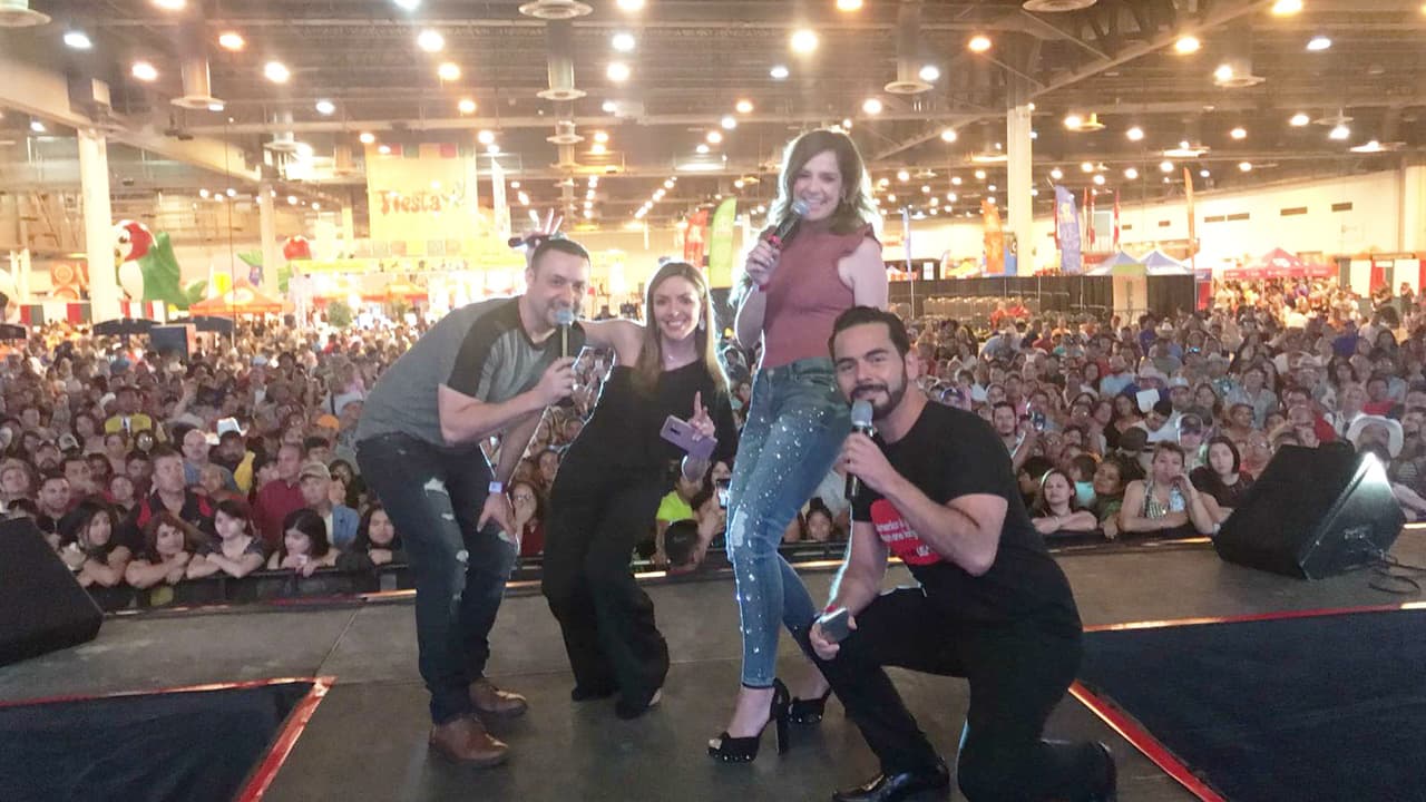 Y hasta ellos también la pasaron de maravilla al lado de la gente que les expresa su cariño con sinceridad.