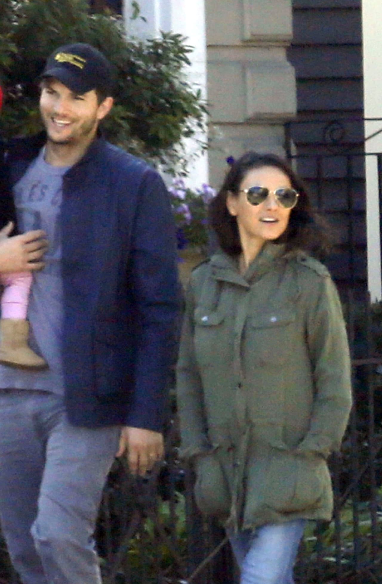 Sin duda los tres hacen una familia muy linda.