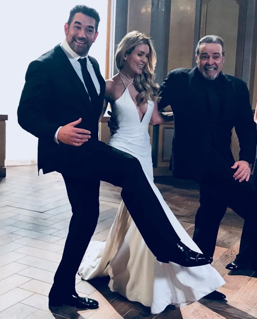 "En el disparejo (con mis amigos) me tocó ser el tercero, porque además quinceañero andas pero ya sabes, con toda la hormona a lo que da", recordó.