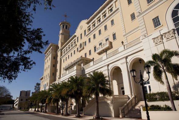 Segundo nivel, de los cienciólogos regulares, cualquier persona que compre una copia de "Dianética'' y se apunta a una "auditoría" y que constituyen la mayoría de los miembros de la iglesia.