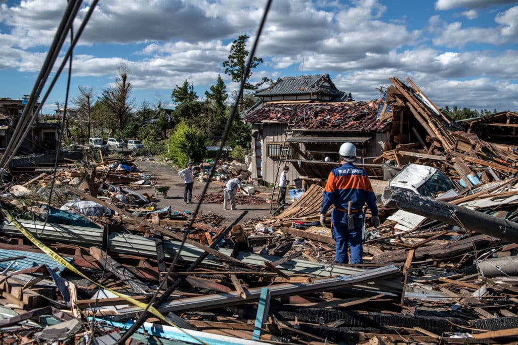 Japón lucha por sobreponerse al paso por el archipiélago del poderoso tifón Hagibis, cuyos vientos huracanados y lluvias torrenciales han dejado decenas de víctimas mortales e importantes inundaciones en diversas zonas del país.
