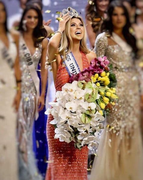 En junio de 2019 Madison Anderson ganó el título de Miss Universe Puerto Rico en medio de controversia por no hablar perfectamente el español.