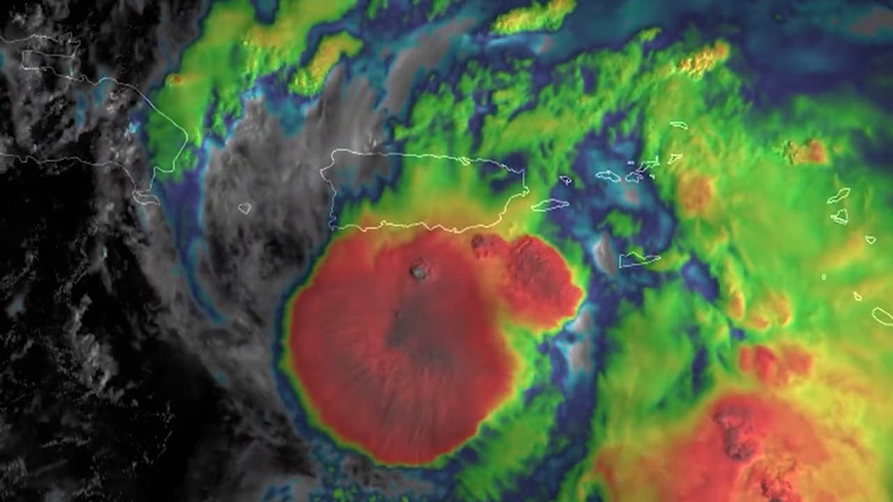 Huracán Fiona podría aumentar de categoría en las próximas horas; Así será su trayectoria 