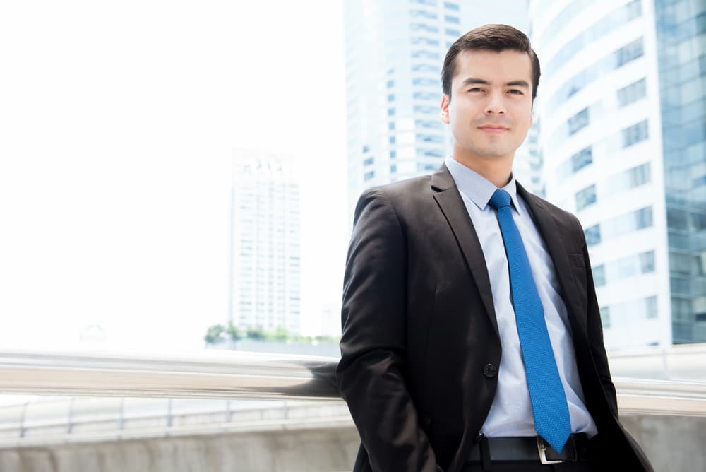 No intentes hacer las cosas a tu manera pues las leyes requieren conocimiento. El dinero invertido en esa asesoría se multiplicará con creces.