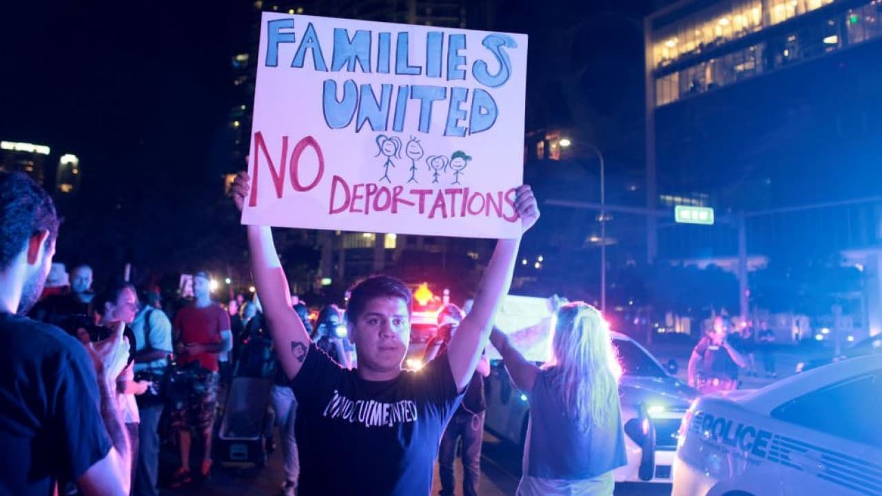Un herido de bala en las protesta contra Trump en Portland y arrestos en Los Ángeles