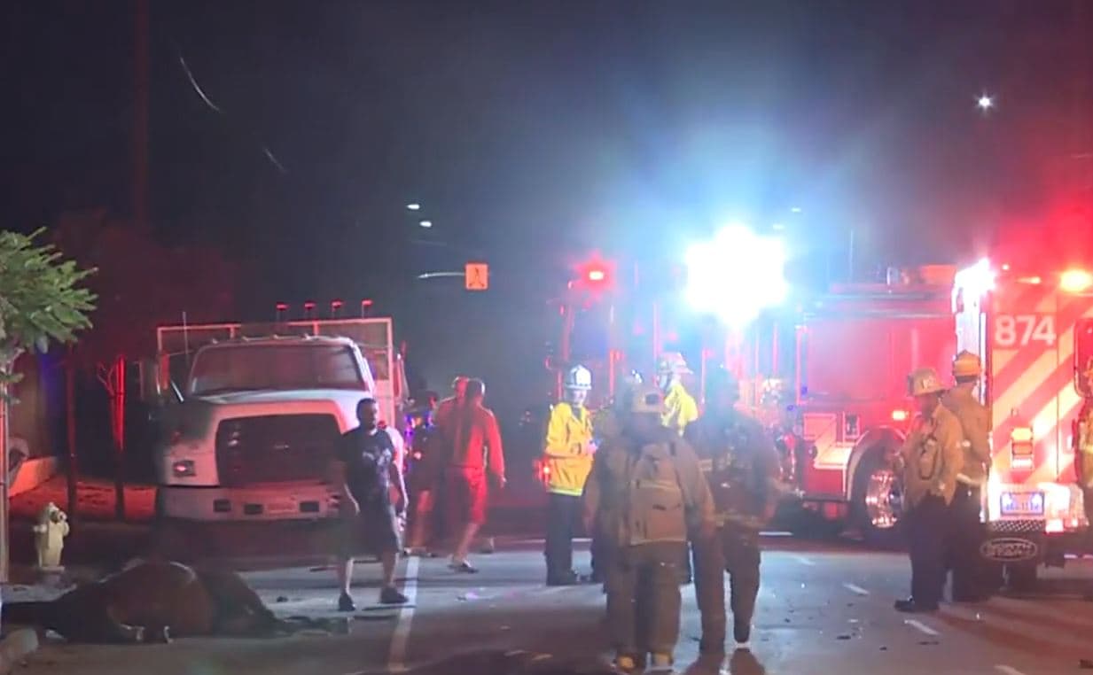 Arrestan a conductor que atropelló a dos jinetes en Los Ángeles