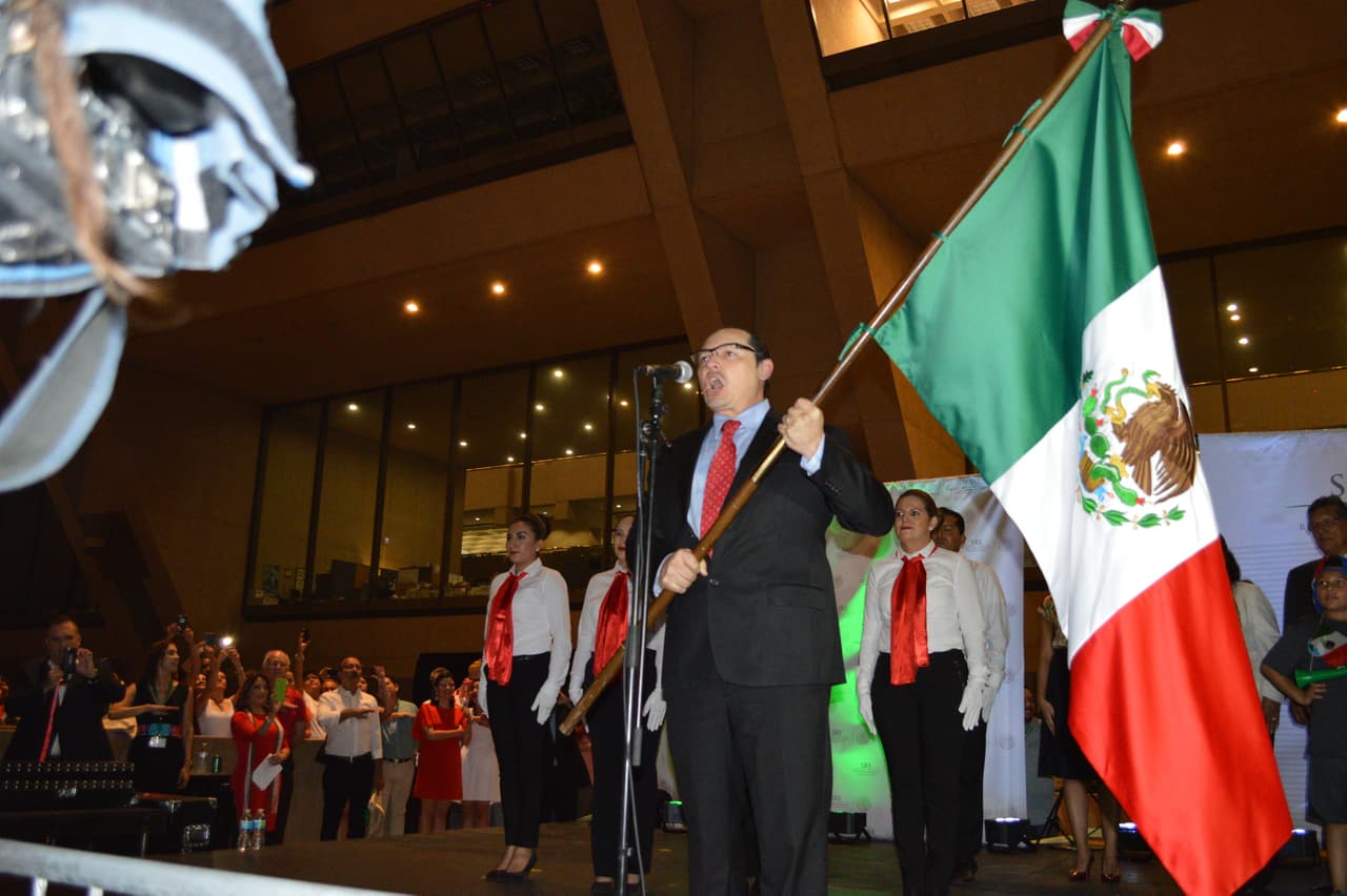 Centenares de mexicanos celebran en Dallas el 'Grito de Indepedencia'