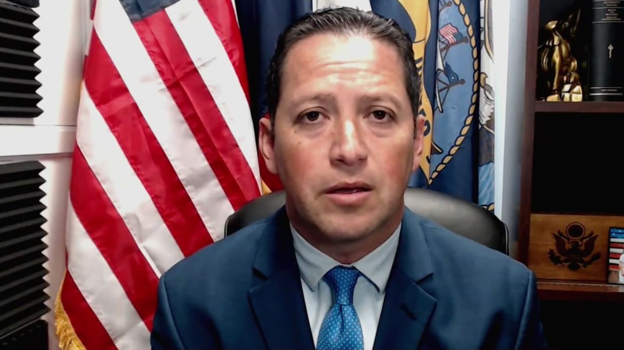 Congresista Tony Gonzales admite infidelidad