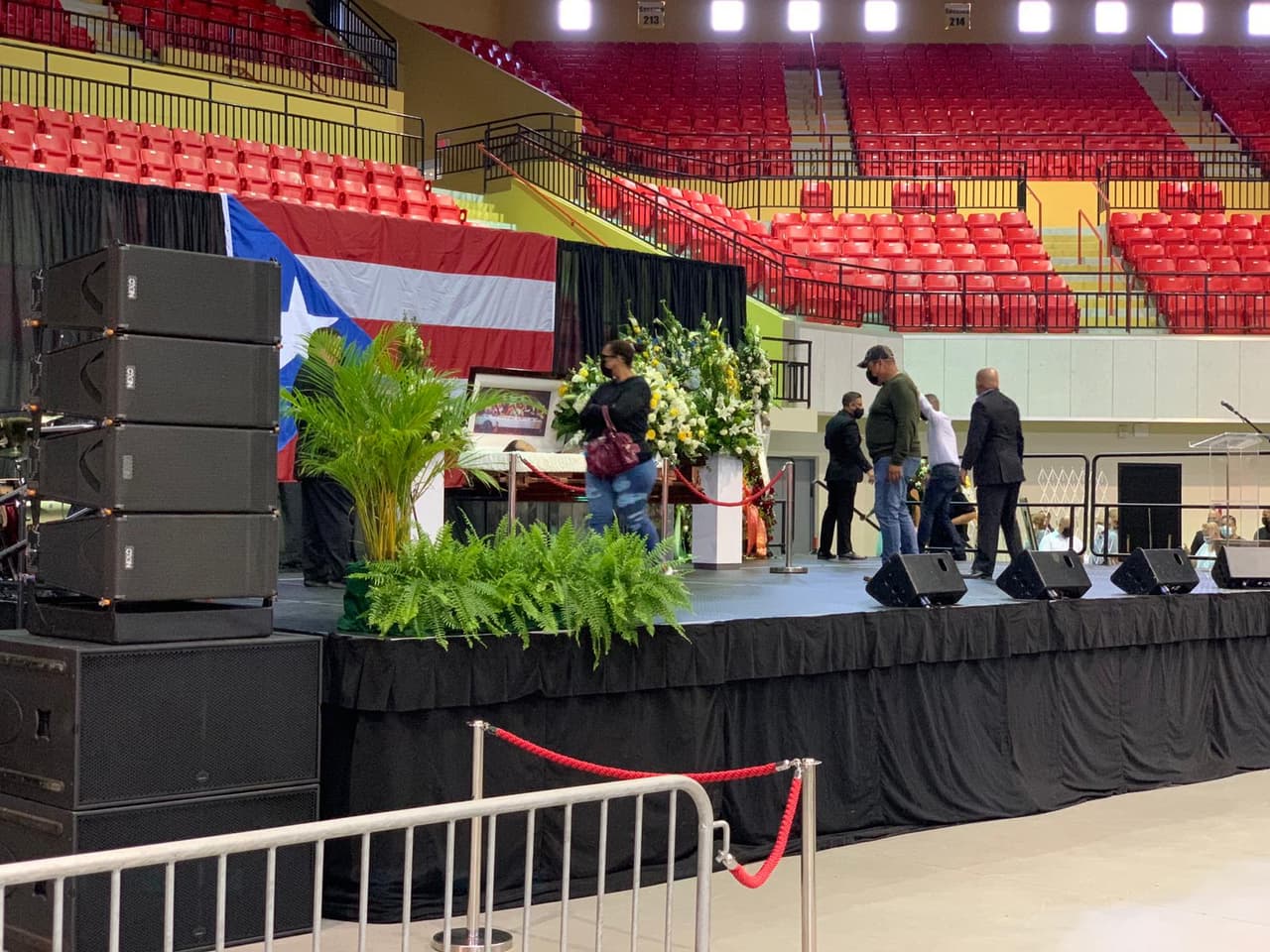 Tito Rojas murió la madrugada del sábado luego de salir de una fiesta familiar y detenerse en casa de un primo al encontrarse mal de salud, donde se desplomó y no pudo llegar al hospital.