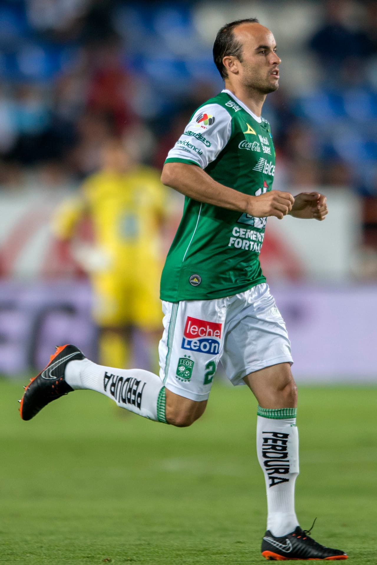 12 - León: 11 puntos (3 victorias, 2 empates y 4 derrotas) con 11 goles a favor y 20 en contra.