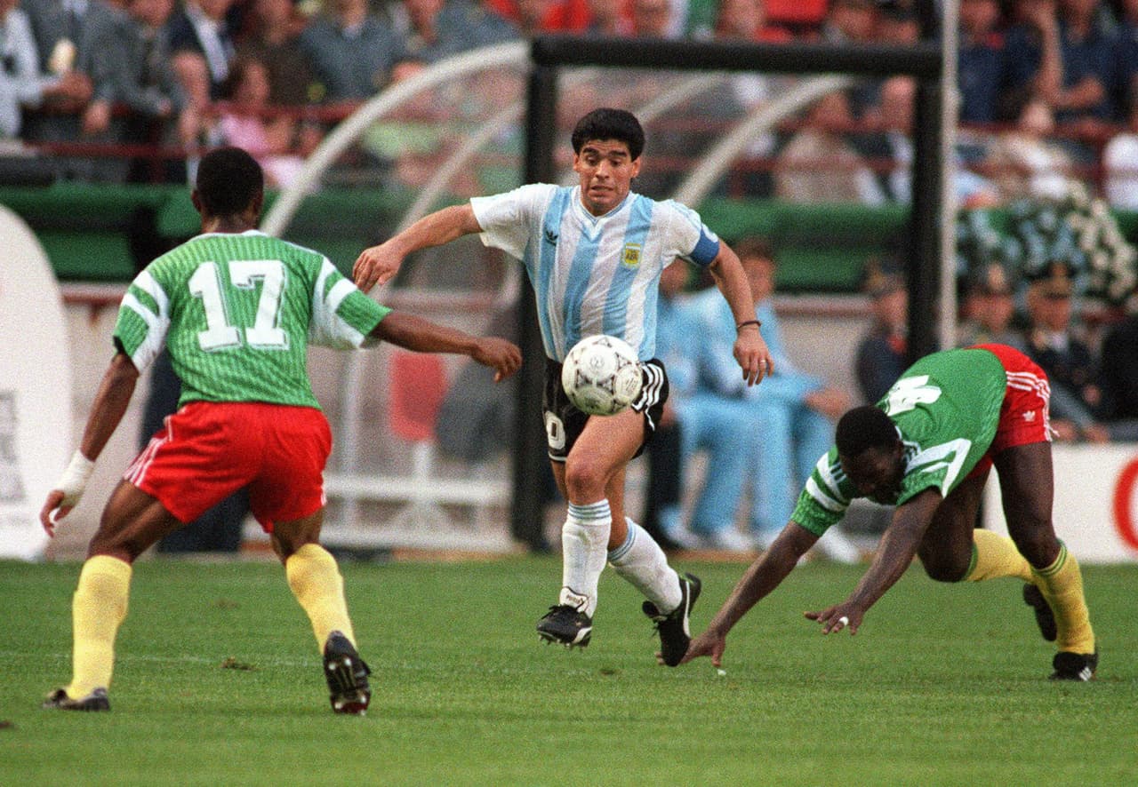 La historia se repitió para Argentina en el Mundial de Italia 1990, al que llegó como campeona de México 1986.