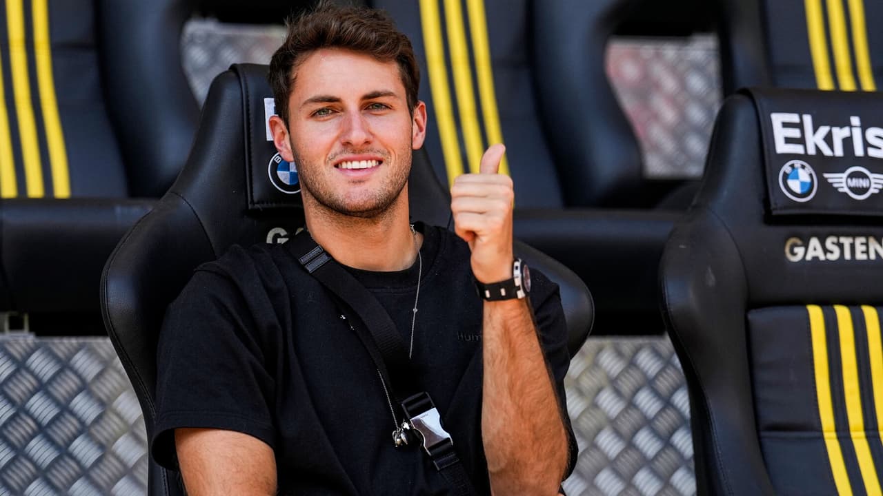 Santi Giménez atestigua goleada del Feyenoord sobre el Vitesse