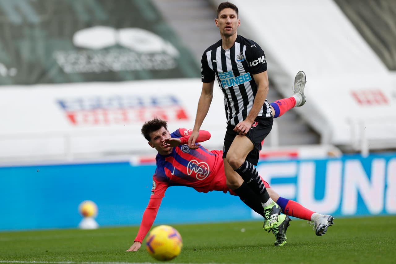 Chelsea visitó y derrotó a Newcastle 0-2. Con un autogol de Federico Fernández (10’) y un tanto de Tammy Abraham (65’) los de Lampard sumaron y llegaron a 18 unidades.