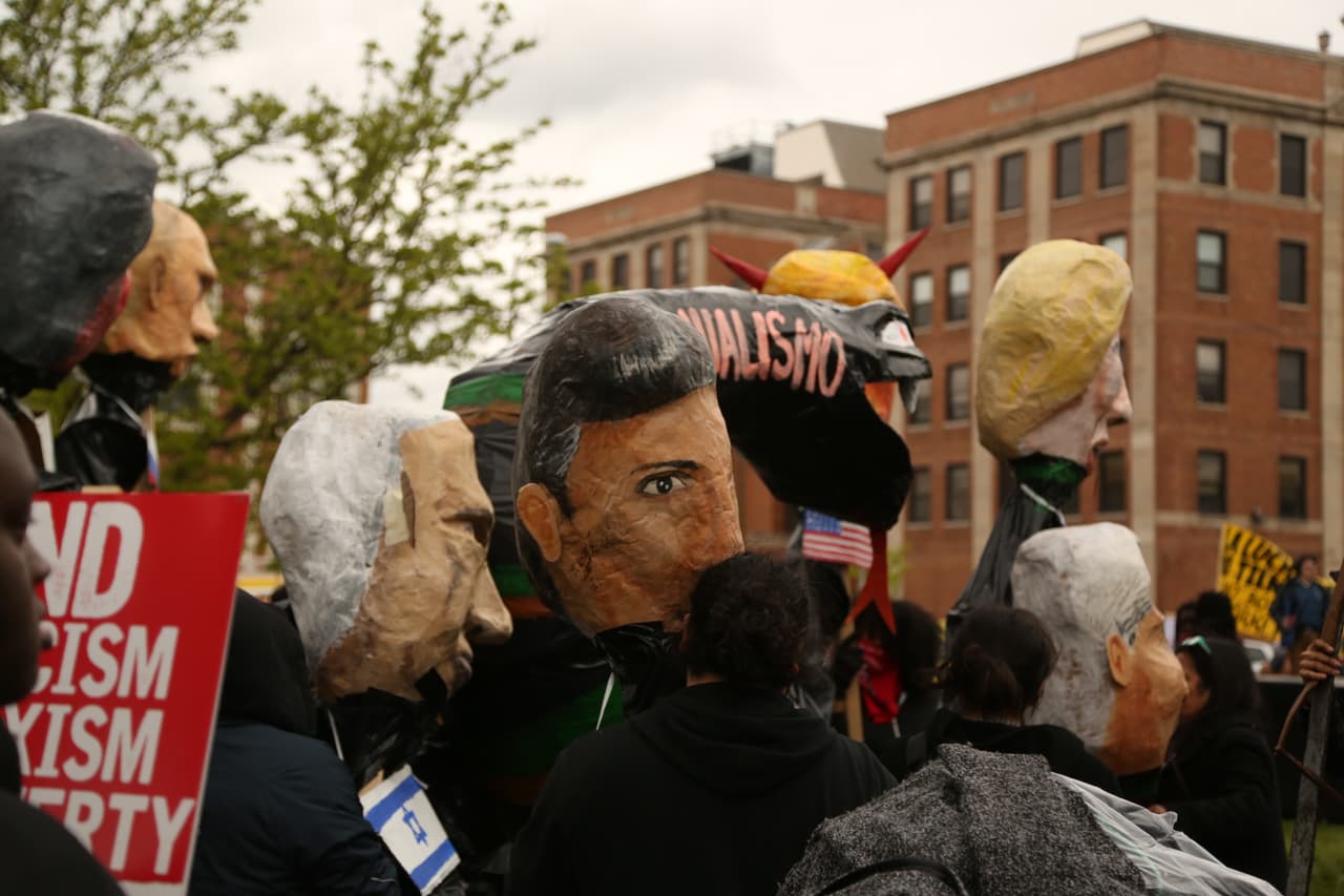 Por lo que se lanzó un llamado a las autoridades para que dejen de aterrorizar a las comunidades inmigrantes "a través de redadas en hogares y lugares de trabajo”.