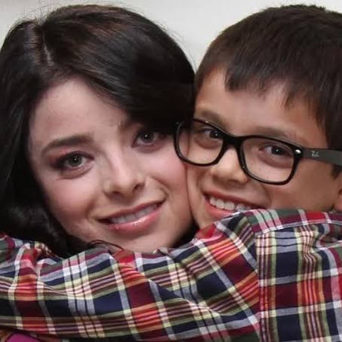 La fortaleza que ha tenido para sacar adelante a su hijo como madre soltera ha sido un ejemplo para muchas de sus admiradoras.